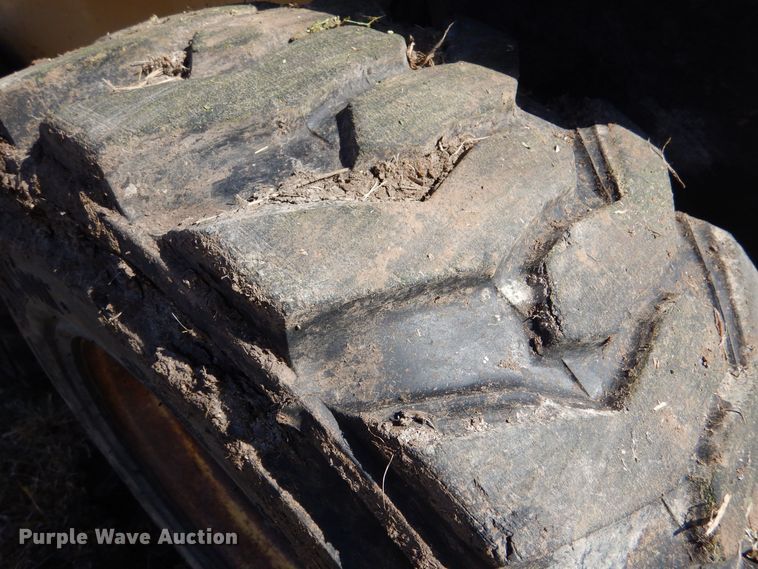 image for item LU9761 1995 New Holland LX885  skid steer loader