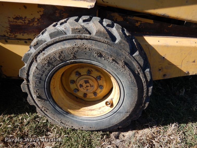 image for item LU9761 1995 New Holland LX885  skid steer loader