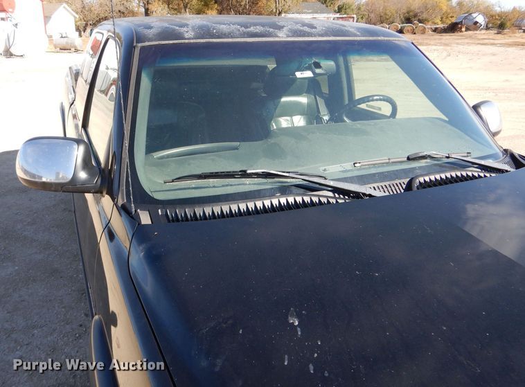 image for item LU9771 2000 Chevrolet Silverado 1500  Ext. Cab pickup truck