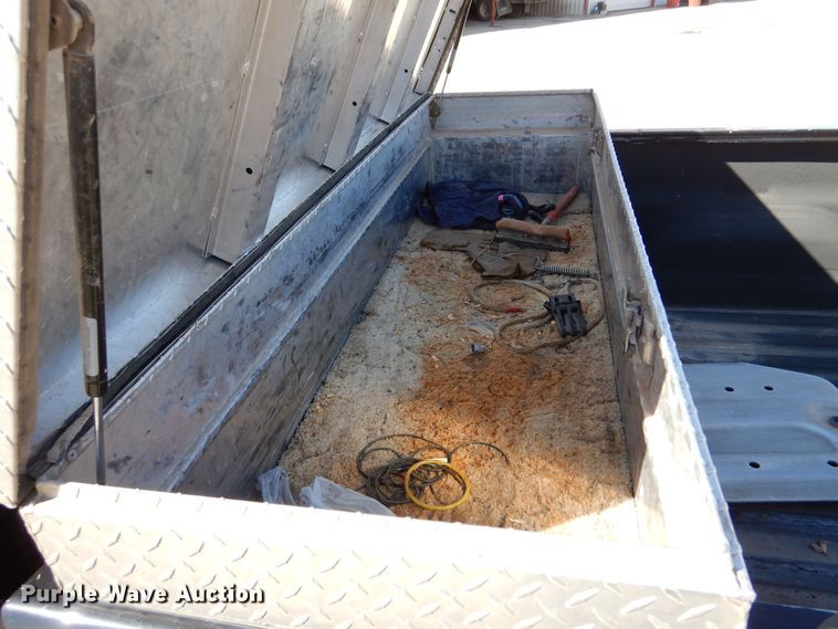 image for item LU9771 2000 Chevrolet Silverado 1500  Ext. Cab pickup truck