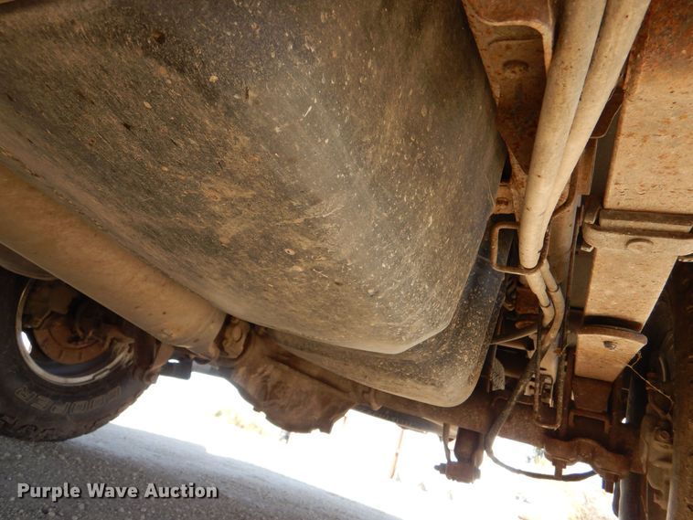 image for item LU9771 2000 Chevrolet Silverado 1500  Ext. Cab pickup truck