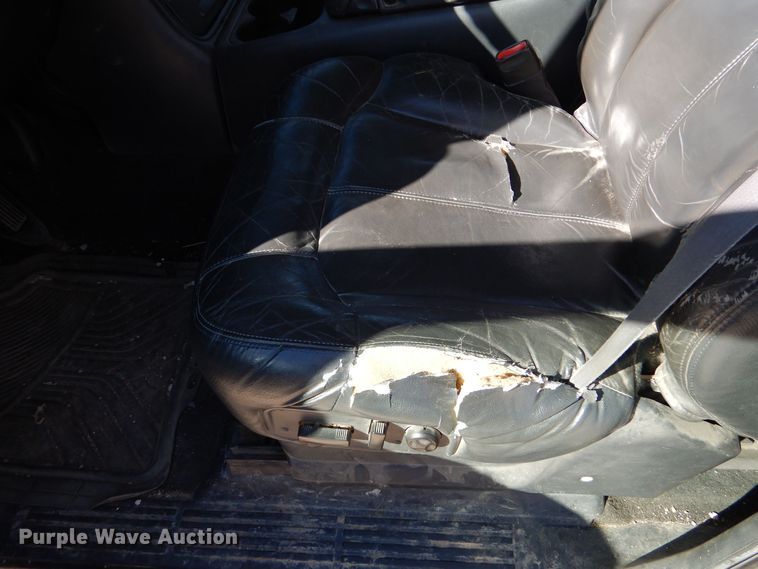 image for item LU9771 2000 Chevrolet Silverado 1500  Ext. Cab pickup truck