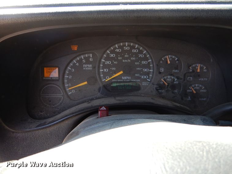 image for item LU9771 2000 Chevrolet Silverado 1500  Ext. Cab pickup truck