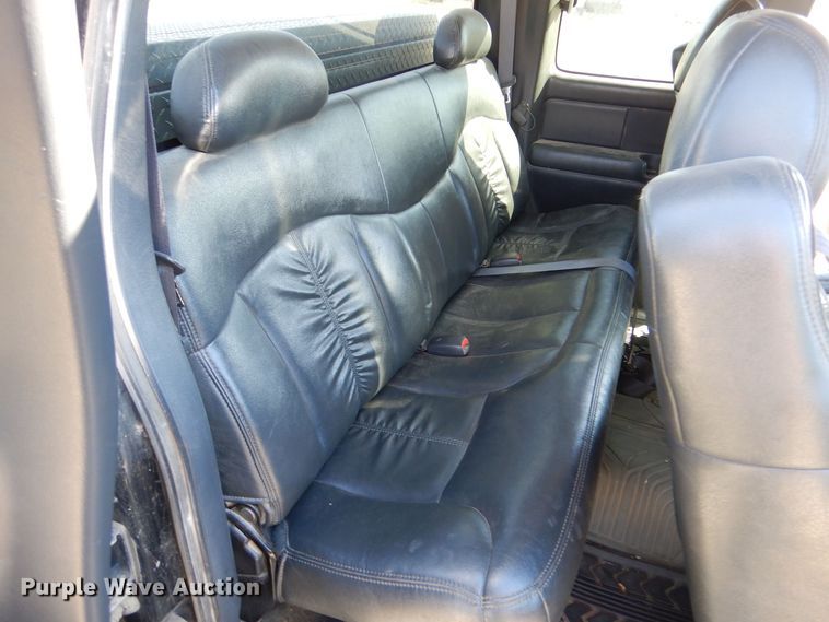 image for item LU9771 2000 Chevrolet Silverado 1500  Ext. Cab pickup truck