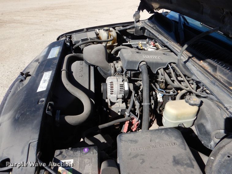 image for item LU9771 2000 Chevrolet Silverado 1500  Ext. Cab pickup truck