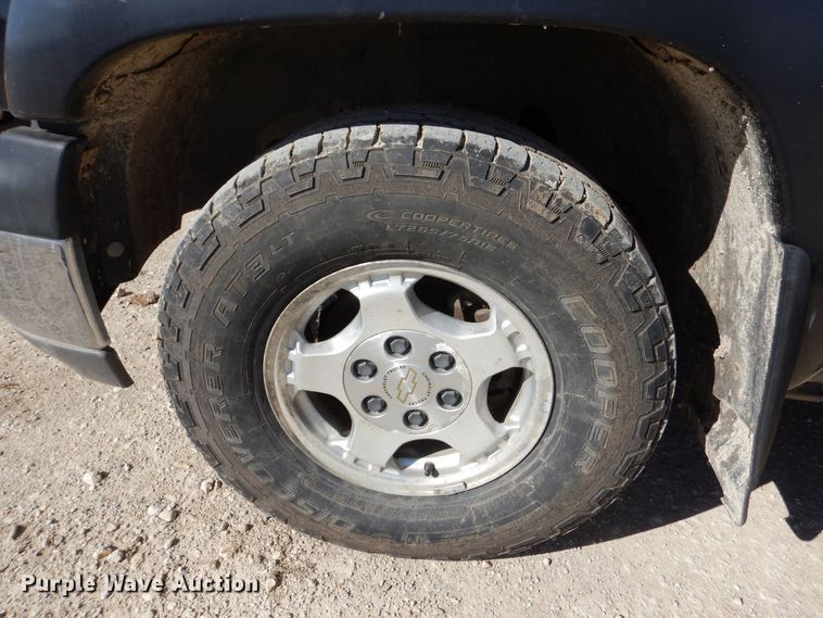 image for item LU9771 2000 Chevrolet Silverado 1500  Ext. Cab pickup truck