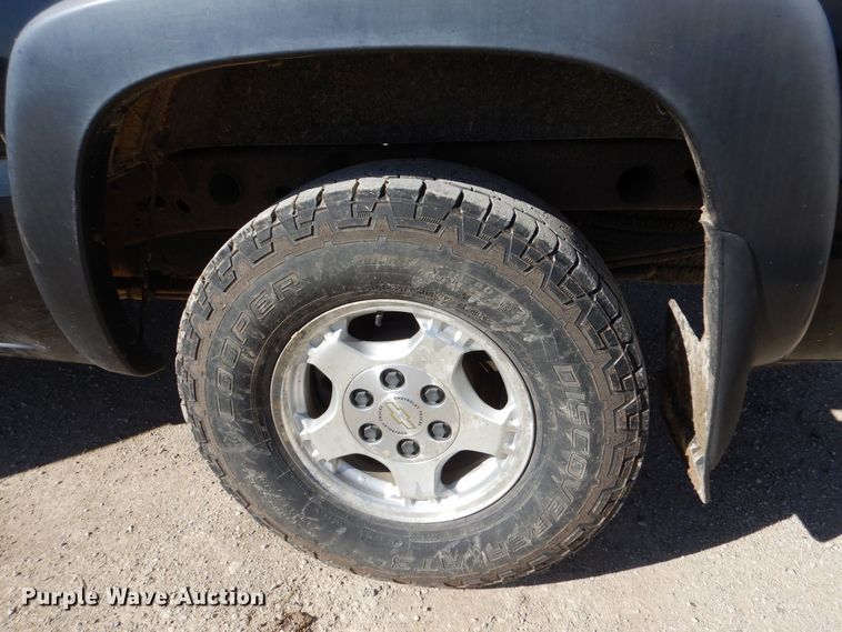 image for item LU9771 2000 Chevrolet Silverado 1500  Ext. Cab pickup truck