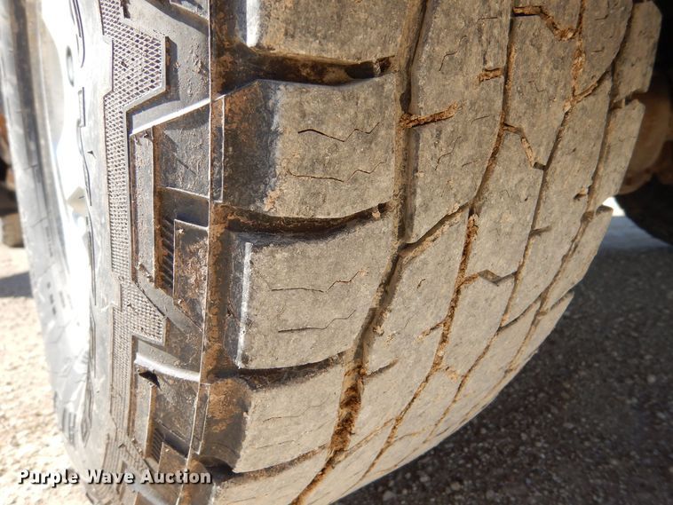 image for item LU9771 2000 Chevrolet Silverado 1500  Ext. Cab pickup truck