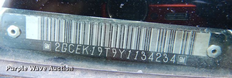 image for item LU9771 2000 Chevrolet Silverado 1500  Ext. Cab pickup truck