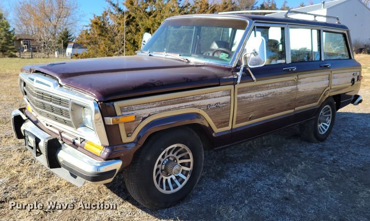 image for item LY9798 1988 Jeep Grand Wagoneer  SUV