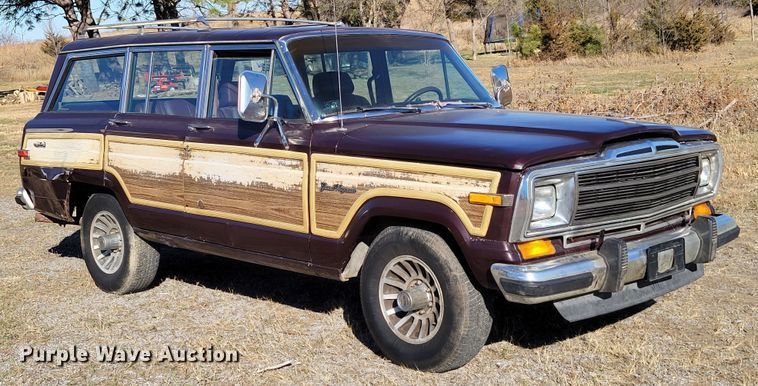 image for item LY9798 1988 Jeep Grand Wagoneer  SUV