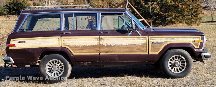 image for item LY9798 1988 Jeep Grand Wagoneer  SUV