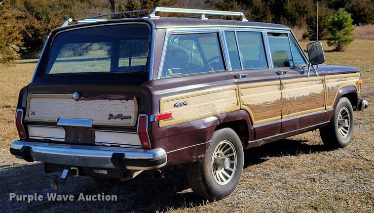 image for item LY9798 1988 Jeep Grand Wagoneer  SUV