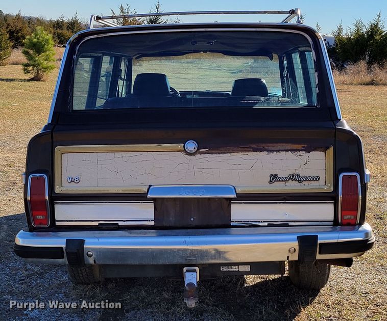 image for item LY9798 1988 Jeep Grand Wagoneer  SUV
