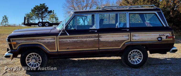 image for item LY9798 1988 Jeep Grand Wagoneer  SUV