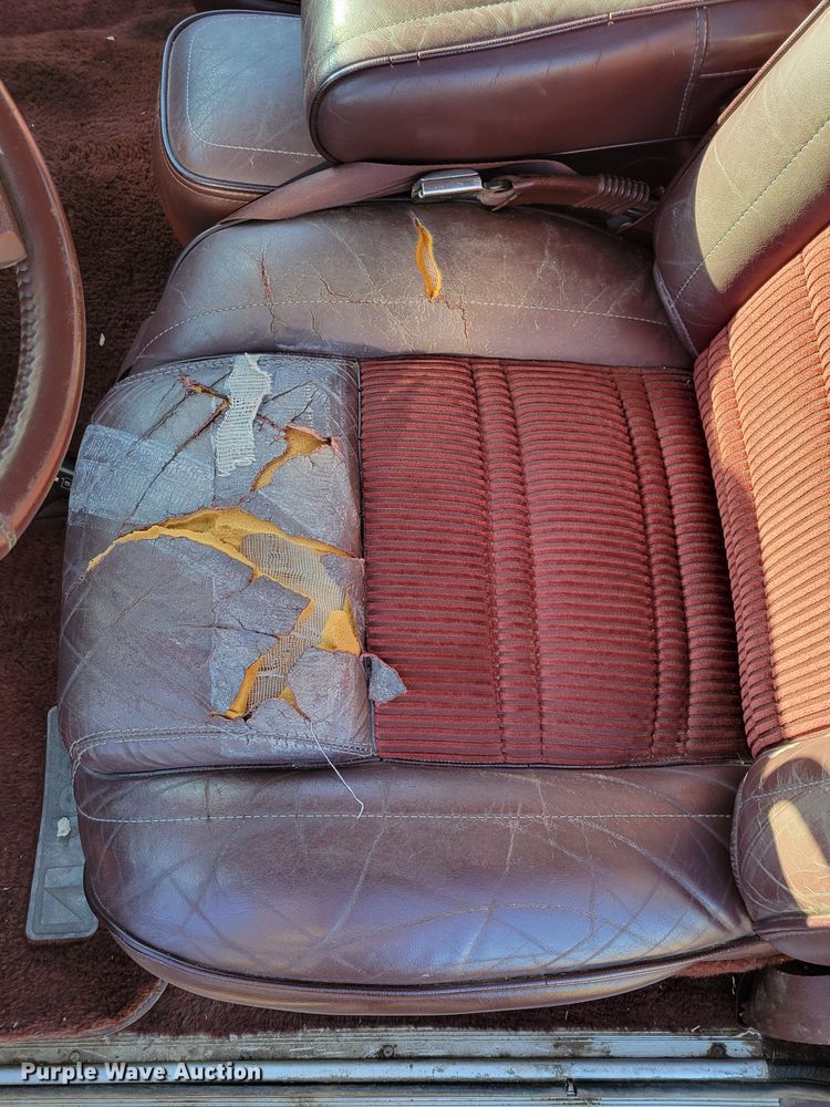 image for item LY9798 1988 Jeep Grand Wagoneer  SUV