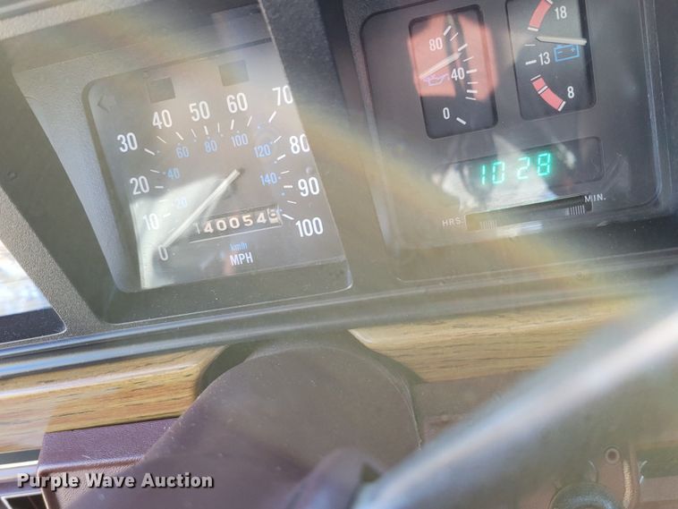 image for item LY9798 1988 Jeep Grand Wagoneer  SUV