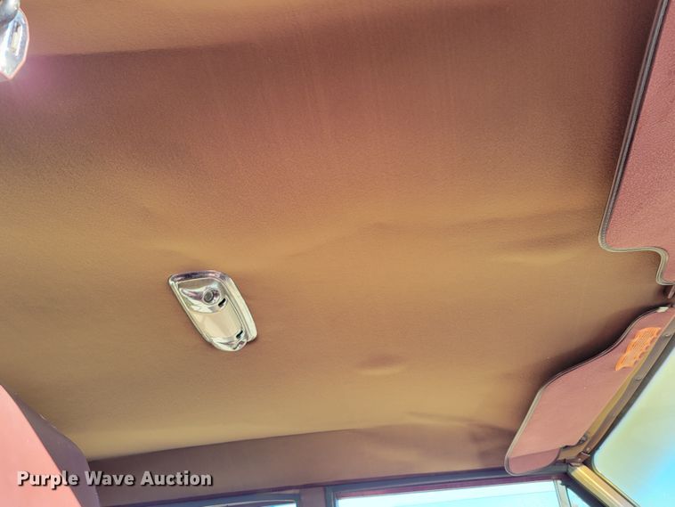 image for item LY9798 1988 Jeep Grand Wagoneer  SUV