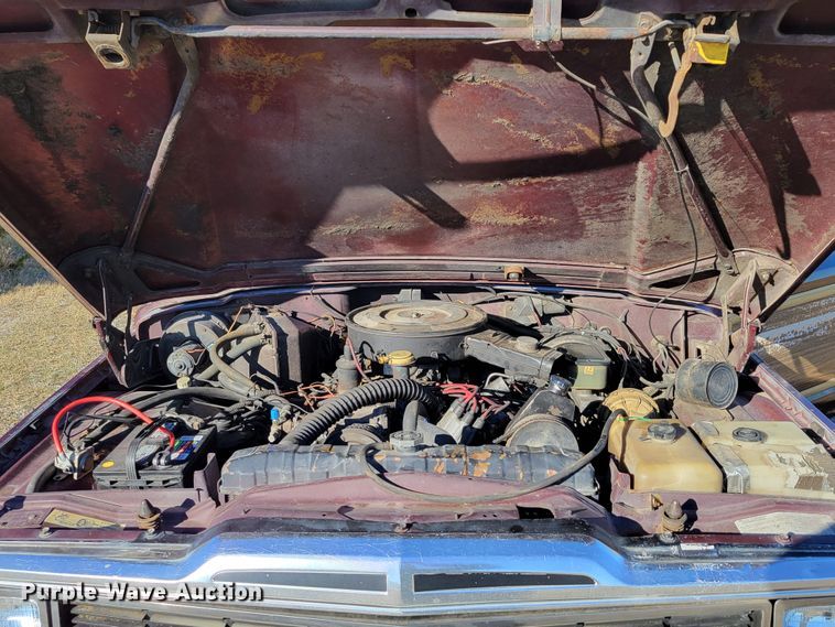 image for item LY9798 1988 Jeep Grand Wagoneer  SUV