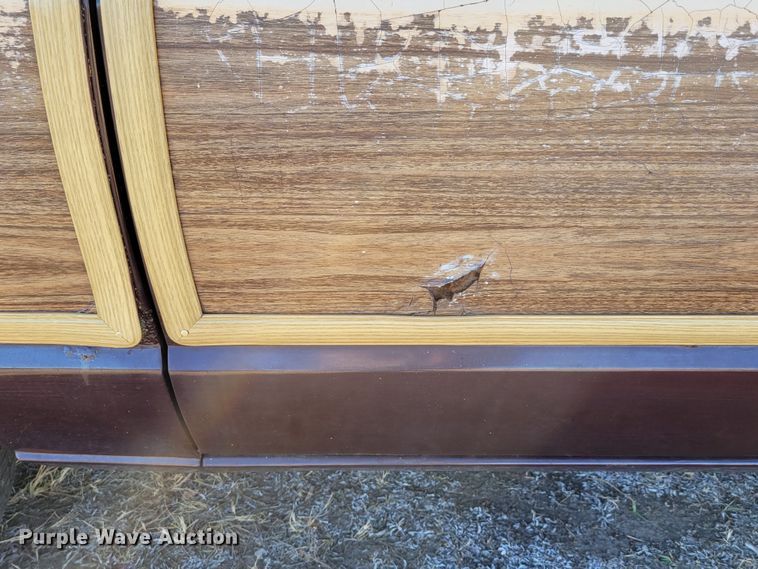 image for item LY9798 1988 Jeep Grand Wagoneer  SUV