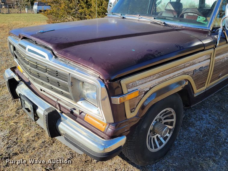 image for item LY9798 1988 Jeep Grand Wagoneer  SUV