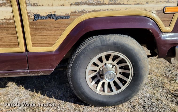 image for item LY9798 1988 Jeep Grand Wagoneer  SUV