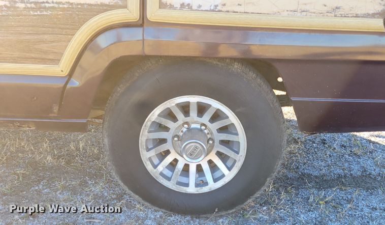 image for item LY9798 1988 Jeep Grand Wagoneer  SUV