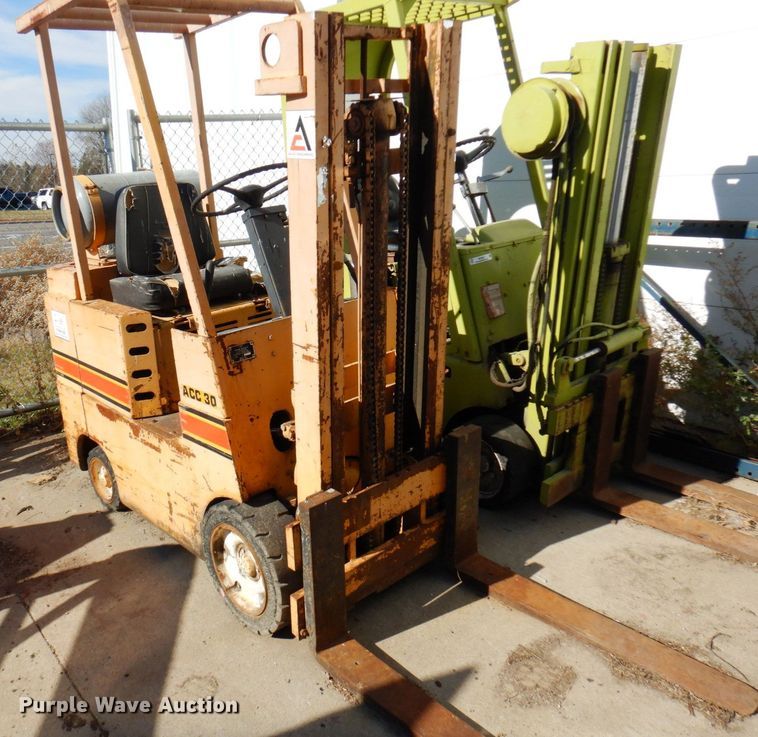 image for item MH9266 Allis Chalmers ACC-30  forklift