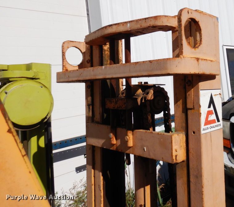 image for item MH9266 Allis Chalmers ACC-30  forklift