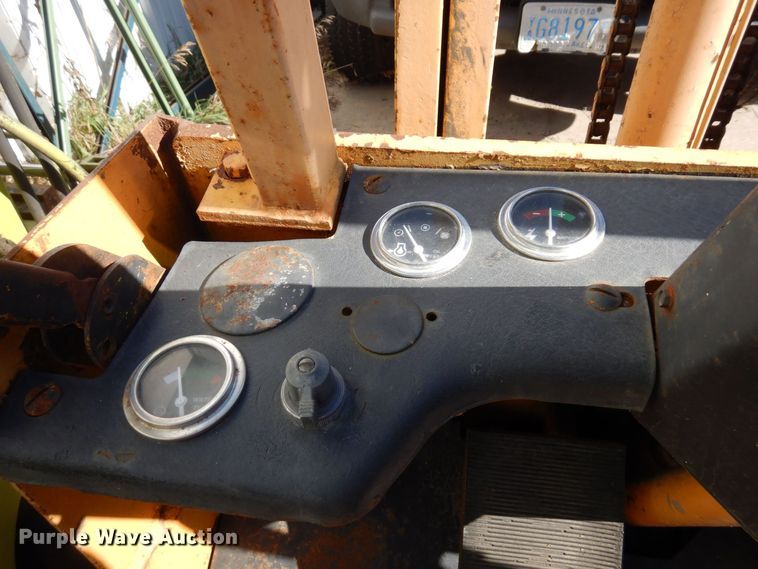 image for item MH9266 Allis Chalmers ACC-30  forklift