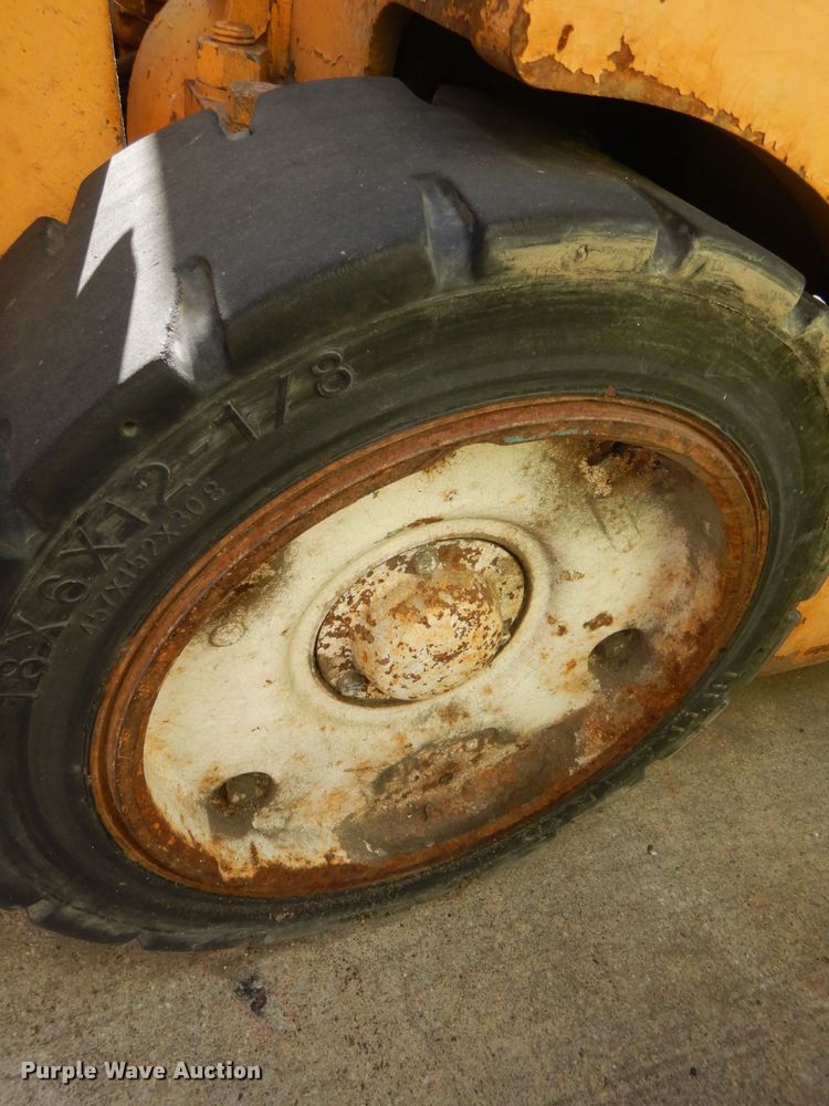 image for item MH9266 Allis Chalmers ACC-30  forklift