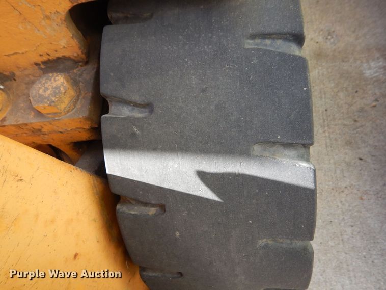 image for item MH9266 Allis Chalmers ACC-30  forklift