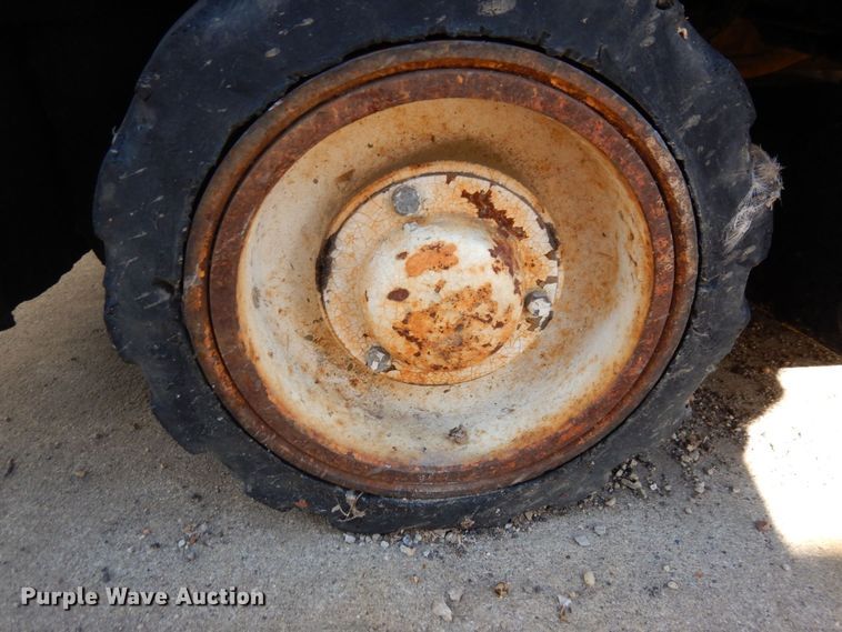 image for item MH9266 Allis Chalmers ACC-30  forklift