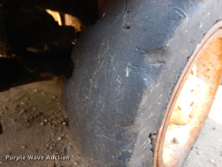 image for item MH9266 Allis Chalmers ACC-30  forklift