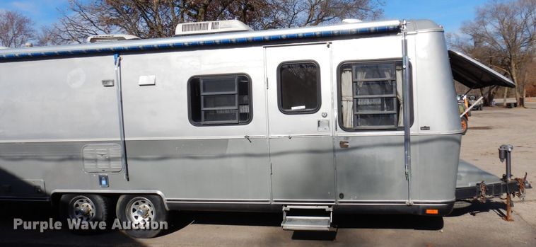 image for item MH9268 1989 Airstream  camper