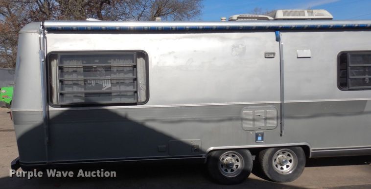 image for item MH9268 1989 Airstream  camper