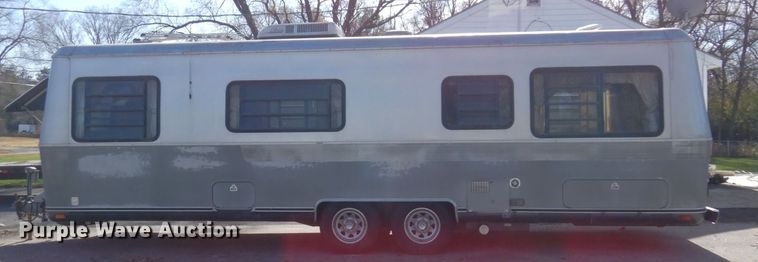 image for item MH9268 1989 Airstream  camper