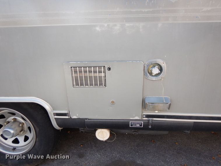 image for item MH9268 1989 Airstream  camper