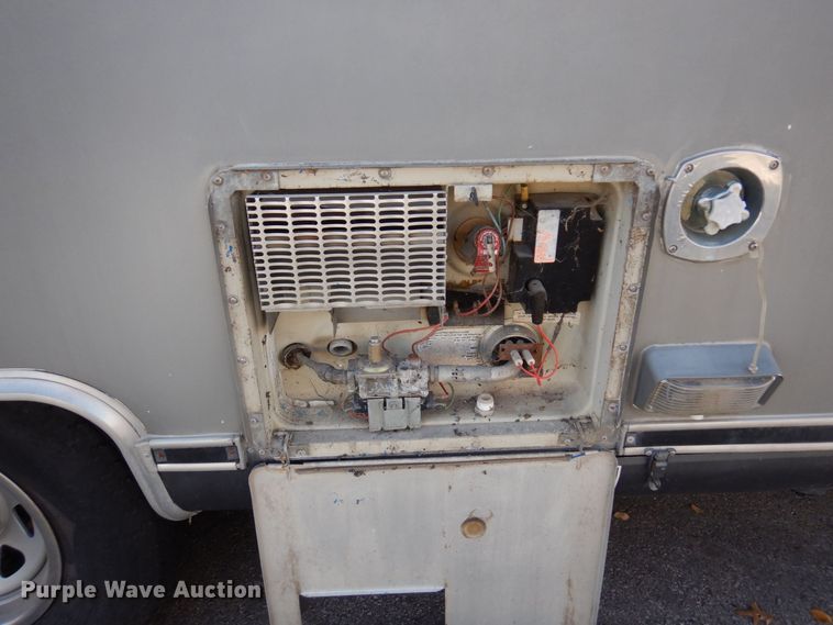 image for item MH9268 1989 Airstream  camper