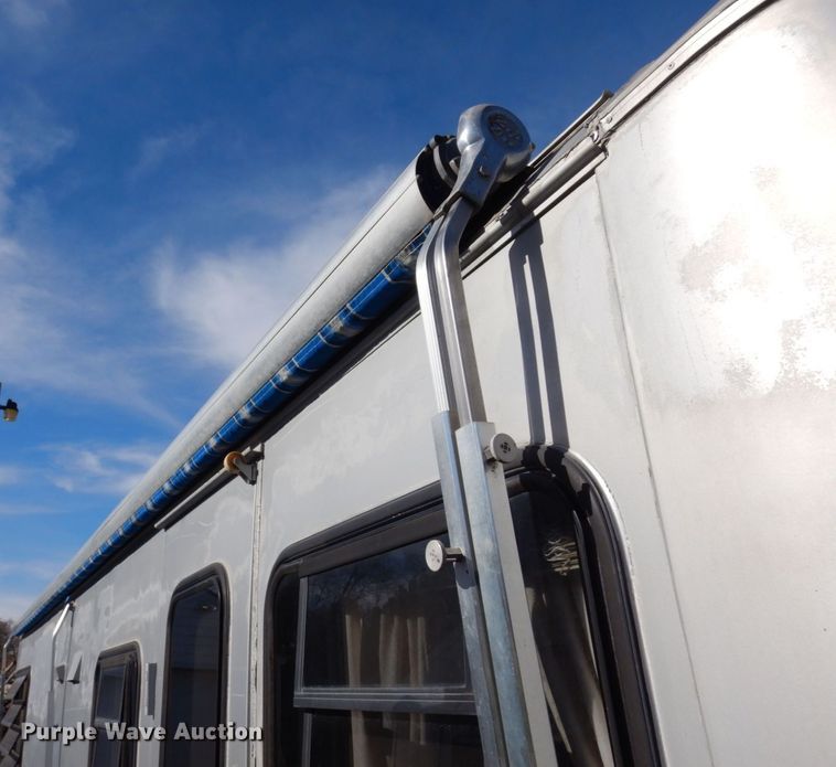 image for item MH9268 1989 Airstream  camper