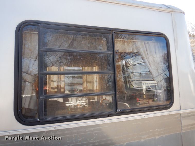 image for item MH9268 1989 Airstream  camper
