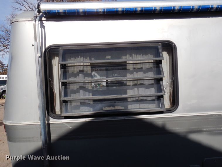 image for item MH9268 1989 Airstream  camper