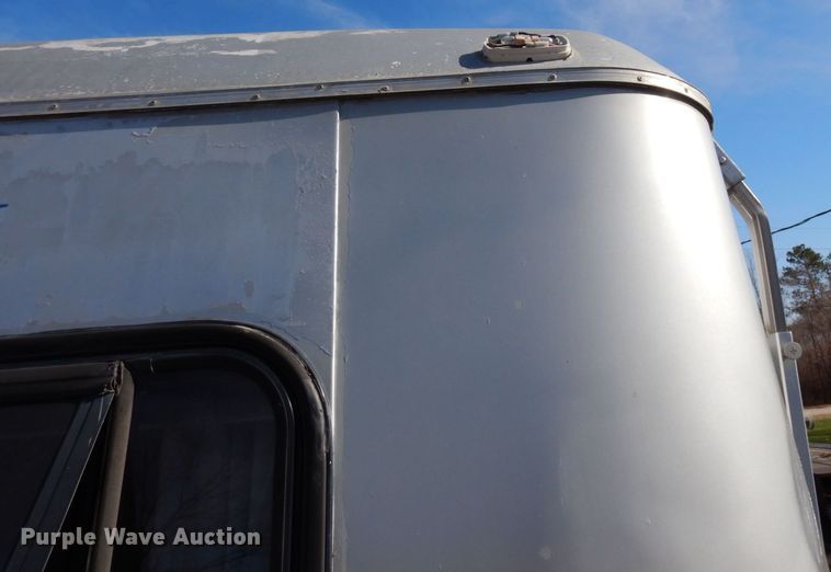 image for item MH9268 1989 Airstream  camper