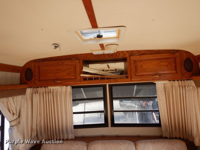 image for item MH9268 1989 Airstream  camper