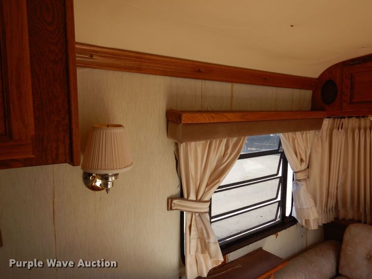 image for item MH9268 1989 Airstream  camper