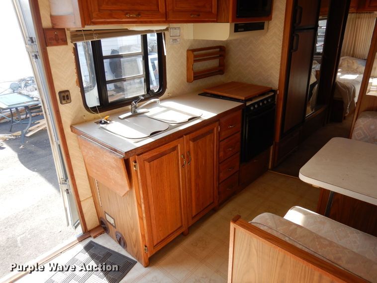 image for item MH9268 1989 Airstream  camper
