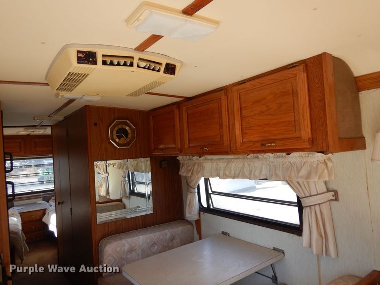 image for item MH9268 1989 Airstream  camper