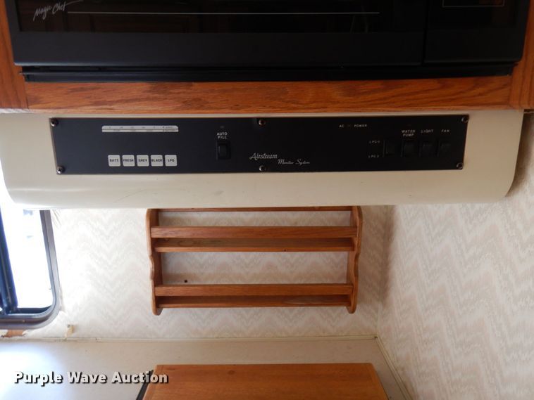 image for item MH9268 1989 Airstream  camper