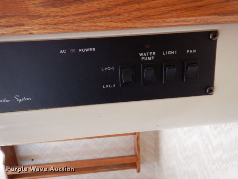 image for item MH9268 1989 Airstream  camper