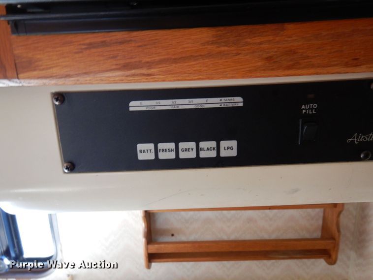 image for item MH9268 1989 Airstream  camper